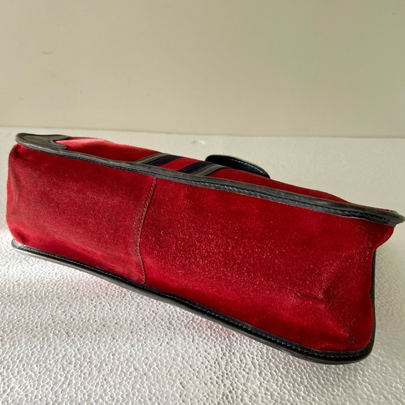 Vintage Gucci 1970s hand bag with cut out top handle red Nubuck navy leather web - Picture 7 of 17